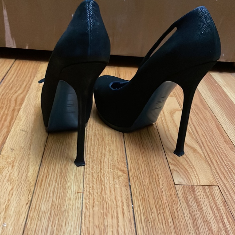 Authentic YSL - Picture 4 of 6